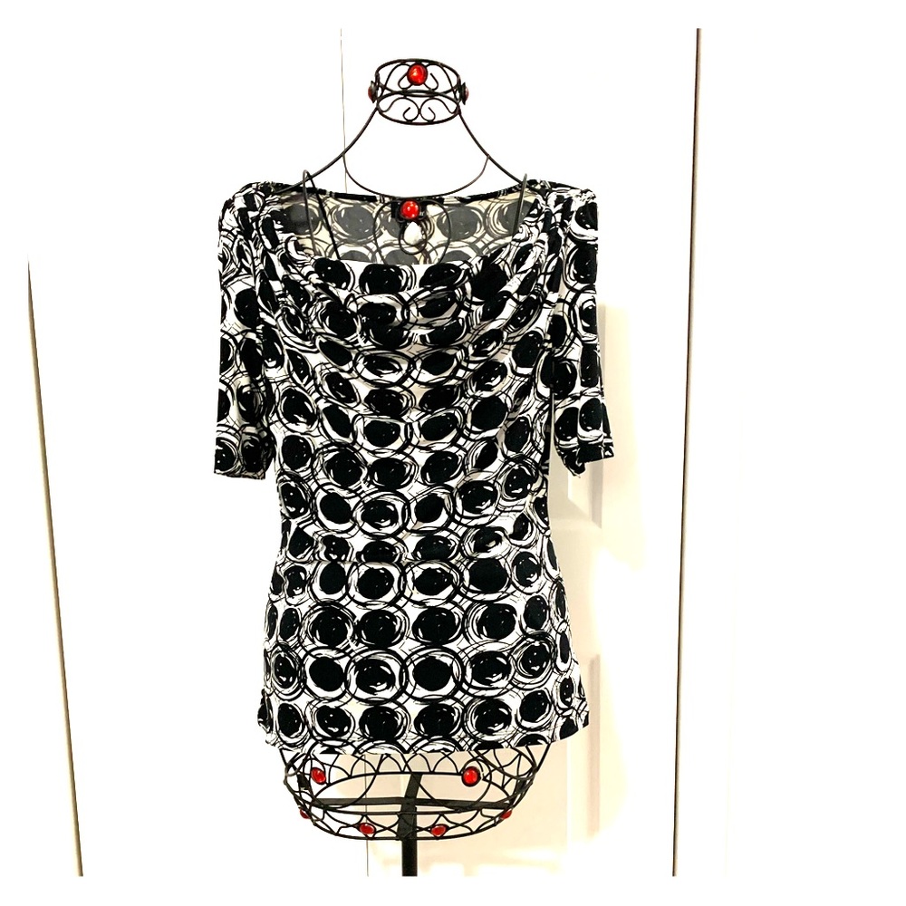 Women’s black and white dress shirt medium